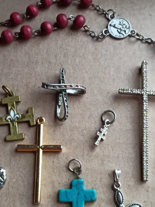 Lote de cruces collares rosario""