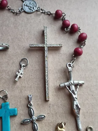 Lote de cruces collares rosario""