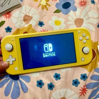 Nintendo Switch Lite Amarilla