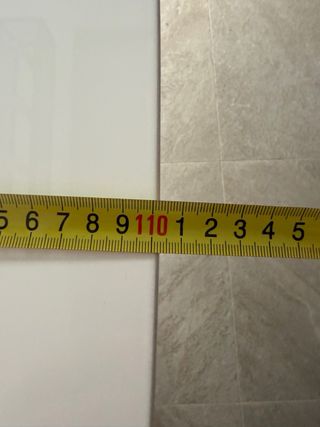 Mesa de comedor blanca diseño ovalada (dañada)