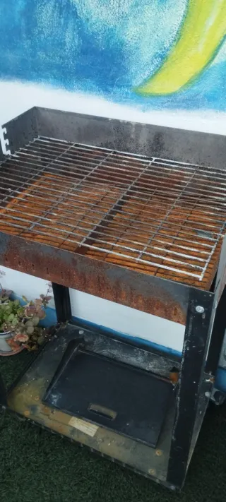 Oferta. !!! Barbacoa metálica portátil