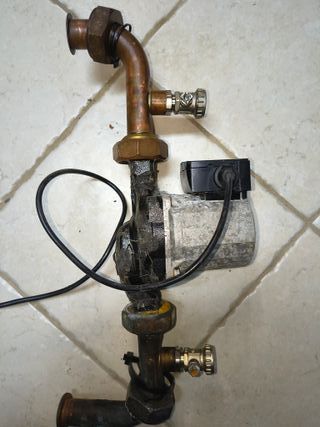 Circolatore Vaillant RS25/7-3 con raccordi