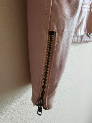 Cazadora Naf Naf rosa piel