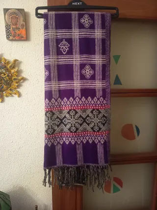 Chal bufanda morado y beige