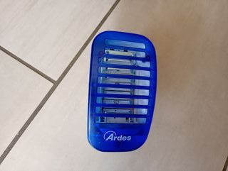 Zanzariera elettrica a luce attinica led