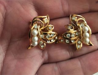 Pendientes antiguos chapados en oro con perlas