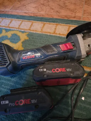 Taladro Bosch GSB 18V y Amoladora