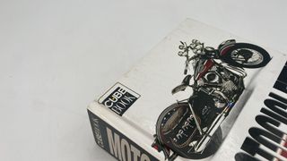 NQA1011 Cube Book Motociclette