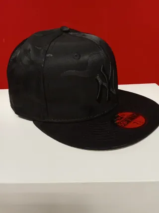 Gorra New Era 59FIFTY Camuflaje Negra Talla 7.1/4