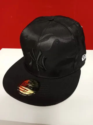 Gorra New Era 59FIFTY Camuflaje Negra Talla 7.1/4