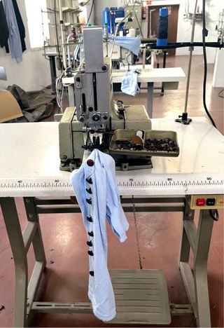 Máquina Brother para coser botones