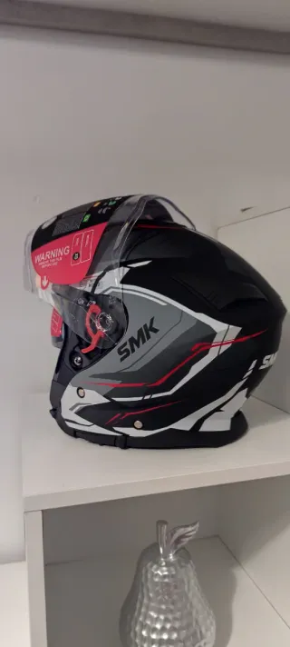 Casco SMK Negro y Rojo