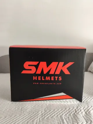 Casco SMK Negro y Rojo