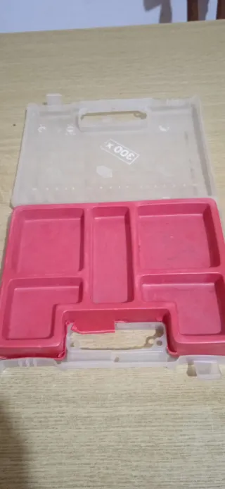 Porta oggetti con divisori