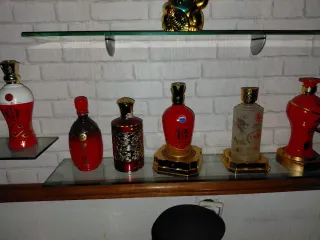 Botella licor chino decorativa