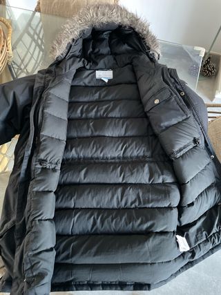 Abrigo plumas Columbia Negro con Capucha Forrada