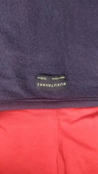 Chaqueta Nukutavake azul, roja y blanca. Talla 12