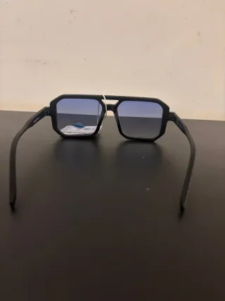 Occhiali da sole neri unisex UV