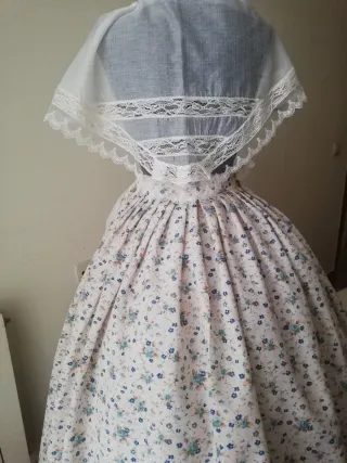 Falda Huertana con Manteletas sin estrenar