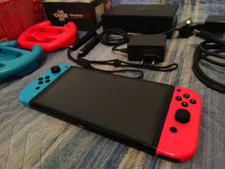 Nintendo Switch OLED + Accessori + Giochi