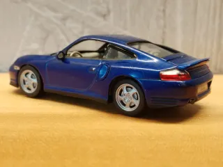 Porsche 911 Turbo 1:43 Blu