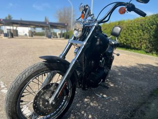 Harley Davidson Dyna Street Bob Negra