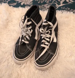 Zapatillas Vans Altas Negras y Blancas