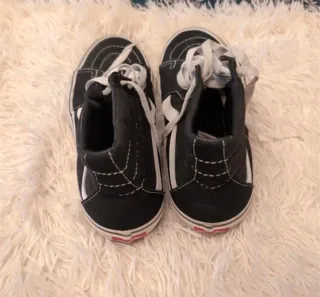 Zapatillas Vans Altas Negras y Blancas