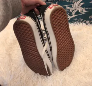 Zapatillas Vans Altas Negras y Blancas