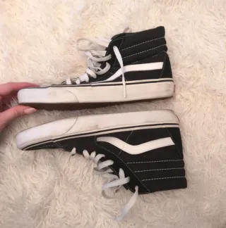 Zapatillas Vans Altas Negras y Blancas