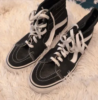 Zapatillas Vans Altas Negras y Blancas