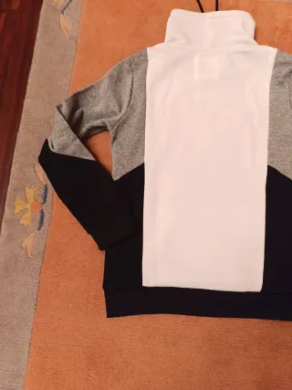 Sudadera cuello chimenea UNKNOW T L