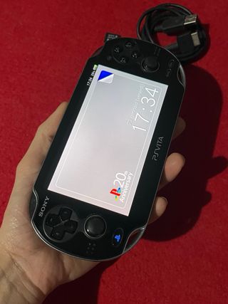 Sony PS Vita Nera + Accessori