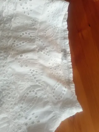 Falda Guess blanca bordada