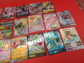 Lotto Carte Pokémon Umbreon Charizard Gyarados