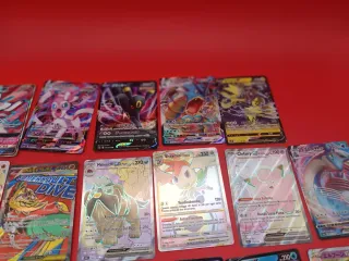 Lotto Carte Pokémon Umbreon Charizard Gyarados