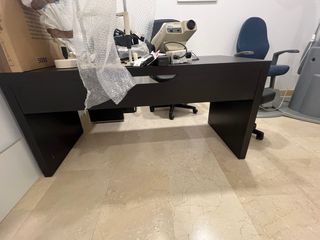 Tavolo da scrivania con cassettiera