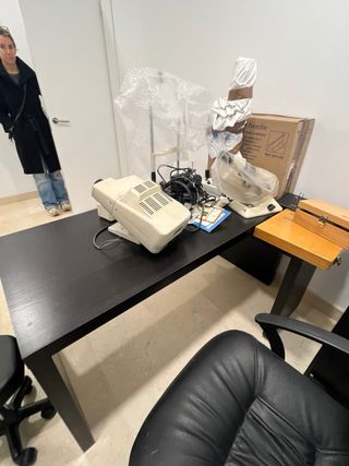 Tavolo da scrivania con cassettiera