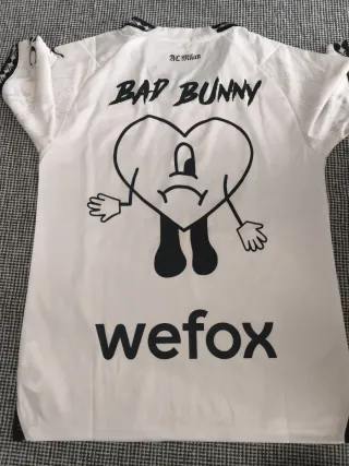 Camiseta x Bad Bunny Milan