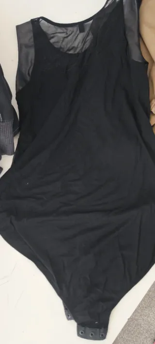 Body de mujer con pedrería