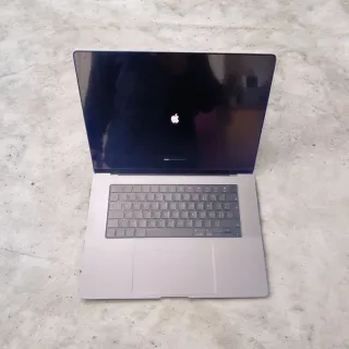 MacBook Apple M1 Pro Argento con Caricabatterie e Cavo US