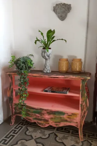 Escultura mano porta plantas piedra