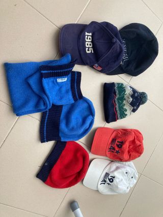 Lote gorros y gorras Mayoral