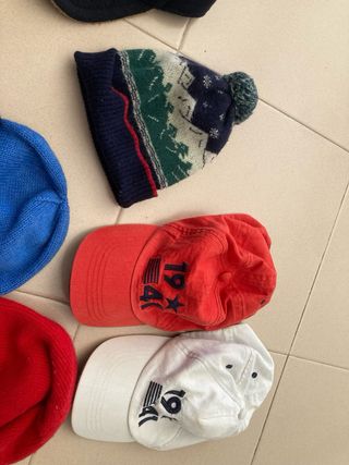 Lote gorros y gorras Mayoral