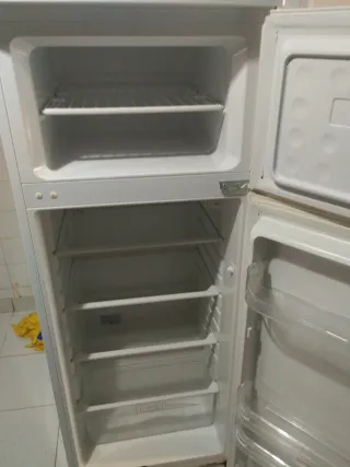 Nevera Indesit combi