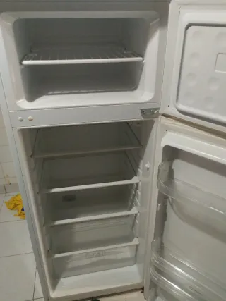 Nevera Indesit combi