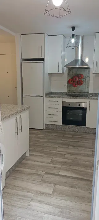 Piso 2 hab bien presentado, terraza, patio, garaje