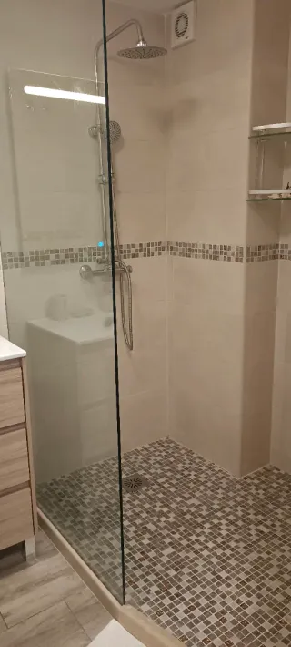 Piso 2 hab bien presentado, terraza, patio, garaje