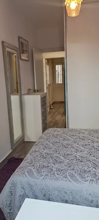 Piso 2 hab bien presentado, terraza, patio, garaje