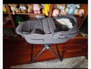 Carrito de bebé gris